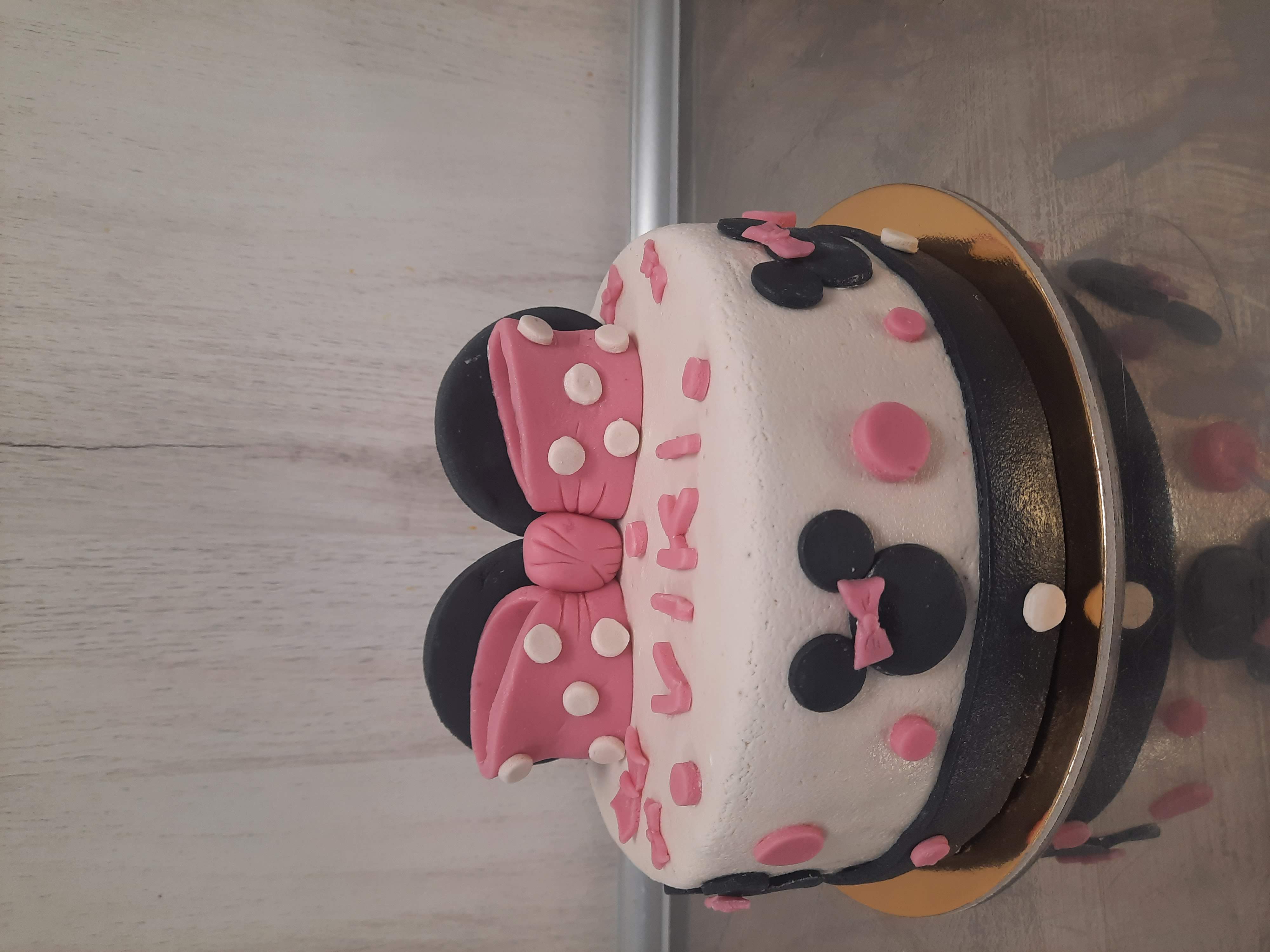 Minnie egér mese torta